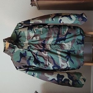Like-new authentic U.S. Army field jacket with removable liner